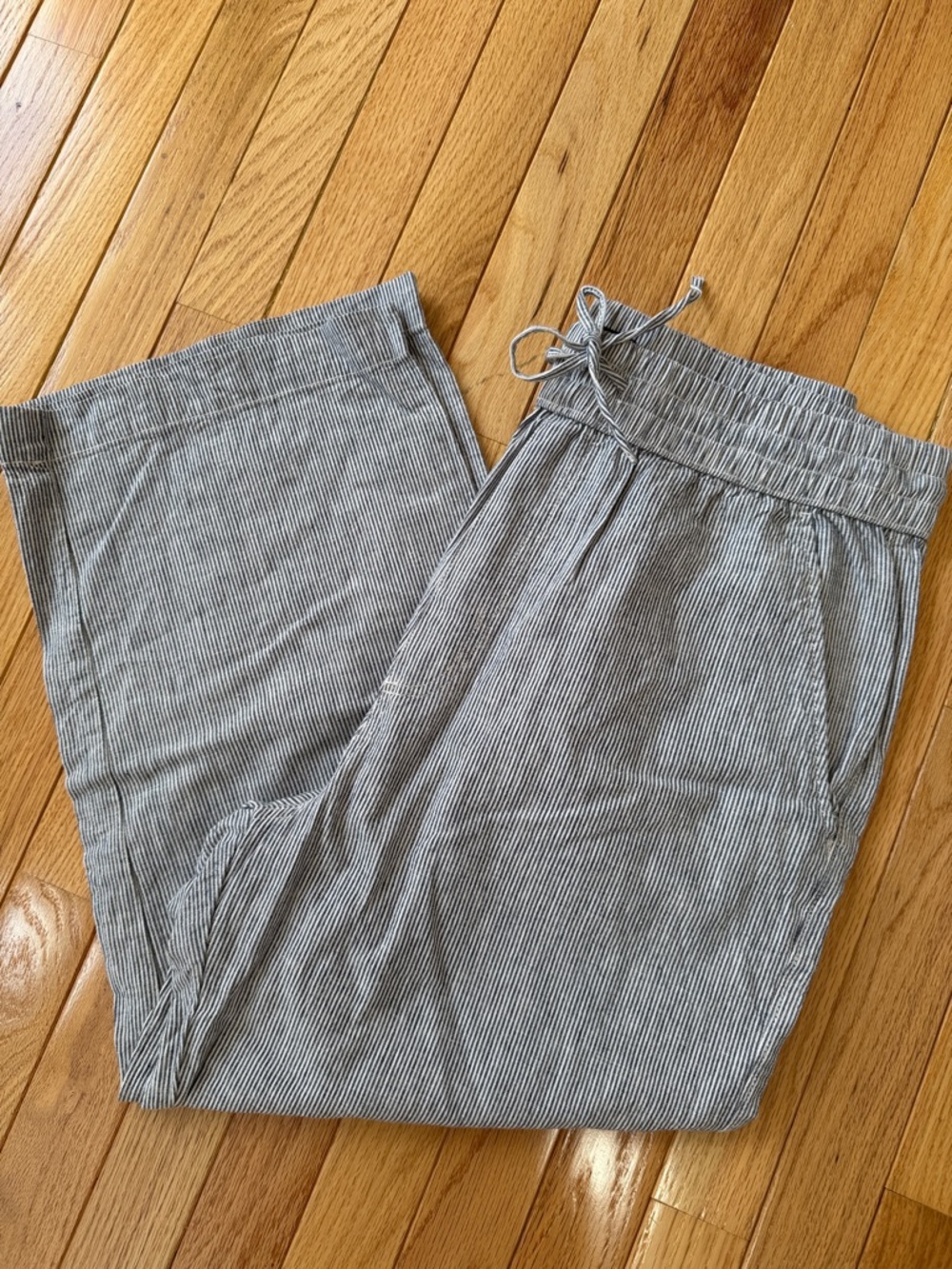 Abercrombie & Fitch Faded Black and White Pinstripe Wide-Leg Pants